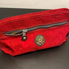 バッグ & トイレバッグ がiLostで ibis Styles Rotterdam Ahoy によって報告されました