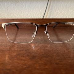 Leesbril, segundo informou a iLost