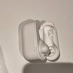 Airpod Wit, gemeldet von Bibliotheek Neude (Utrecht) über iLost