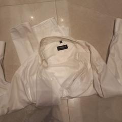 Blusa wit, como reportado por Van der Valk Hotel Gorinchem utilizando o iLost