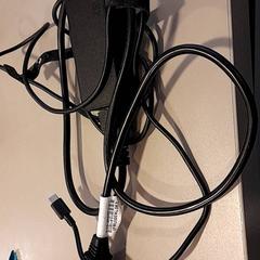 Carregador de portátil, como reportado por Universiteitsbibliotheek (Witte Singel) utilizando o iLost