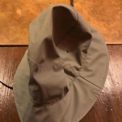 Cappello, come riportato da Café Leentje utilizzando iLost