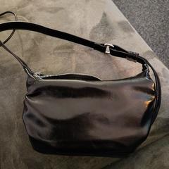 Tas, iLost에 보고됨