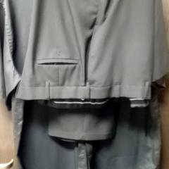 Pantalon Black, a été signalé par Mövenpick Hotel Amsterdam City Centre utilisant iLost