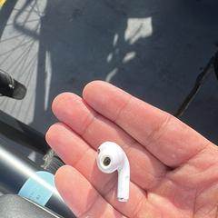 Airpod Pro Left Earbud, iLost에 보고됨