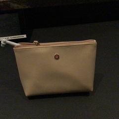 Toaletní taška toilett, jak nahlášeno Van der Valk Hotel Amsterdam Zuidas pomocí iLost