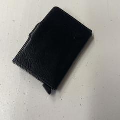 Titulaire de la carte Levita, a été signalé par GVB utilisant iLost