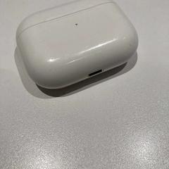 Airpod, as reported by MEININGER Hotel Bruxelles Gare du Midi using iLost