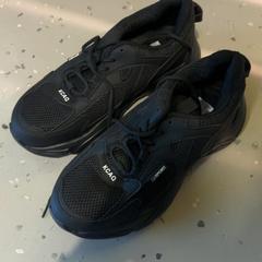 Sapato Black, como reportado por Room Mate Bruno utilizando o iLost
