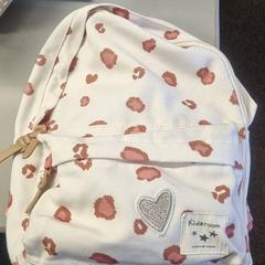 Sac à dos Wit met pantervlekken, a été signalé par Burgers' Zoo utilisant iLost