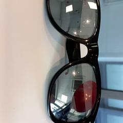 Solbriller Zwart, som rapportert av Arriva Limburg Zuid ved bruk av iLost