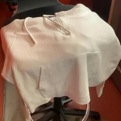 Sweatshirt Blanc, come riportato da MEININGER Hotel Bordeaux Gare Saint-Jean utilizzando iLost