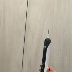 Escova de dentes, como reportado por Hotel van der Valk Maastricht utilizando o iLost