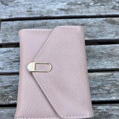 Portemonnee roze, iLost-i jakinarazi zaion moduan