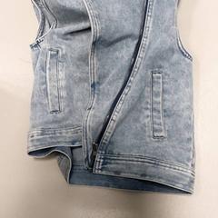 Kleding - Jeansvest Mouwloos, amint azt Centraal magazijn az iLost segítségével jelentette.