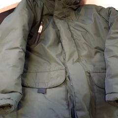 子供用ジャケット Groen nylon がiLostで Connexxion Zeeuws-Vlaanderen によって報告されました