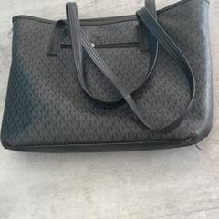 Iskolatáska, amint azt Arriva Achterhoek-Rivierenland az iLost segítségével jelentette.