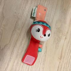 شخصيات الأكشن والدمى والحيوانات المحشوة والدمى، كما تم الإبلاغ عنه بواسطة IKEA Liège عبر iLost