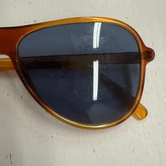 색안경, iLost를 사용하여 GVB에 보고됨