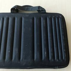 Borsa del portatile Nzakimuena A., come riportato da Regio Oost-Vlaanderen utilizzando iLost