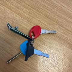 Klíče Met flesopener, jak nahlášeno Gemeente Alkmaar pomocí iLost