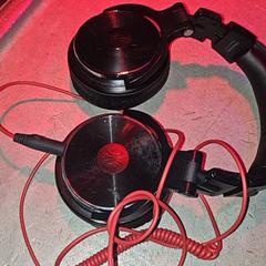 Auriculares Black, ha sido reportado por Club Nyx/Exit Café con iLost