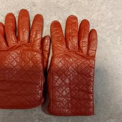Ropa - Handschoenen, ha sido reportado por Regio Oost-Vlaanderen con iLost