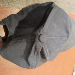 Boné bleue marine, como reportado por TCL utilizando o iLost