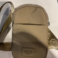 Skulderveske Aro Reyes, Chili, som rapportert av Gemeente Amsterdam ved bruk av iLost