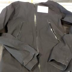 Vêtements - Jas, a été signalé par Regio Limburg - Leuven utilisant iLost