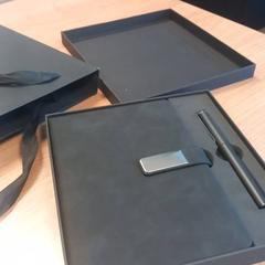 Caja de regalo, ha sido reportado por RRReis Veluwe Zuid - Ede con iLost