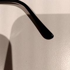 Óculos, como reportado por De Efteling utilizando o iLost