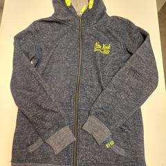 Vest Blauw, zoals gemeld door Avonturenpark Hellendoorn met iLost