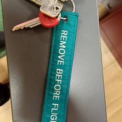 Sleutel Une clef rouge et 3 clefs gri5, zoals gemeld door IKEA Strasbourg met iLost