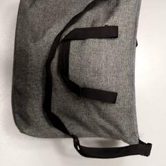 Saco - handtas Commeijne, como reportado por Centraal magazijn utilizando o iLost