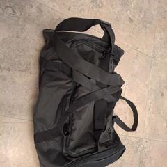 Bolsa de ximnasia zwart Domyos, segundo informou Regio West-Vlaanderen usando iLost