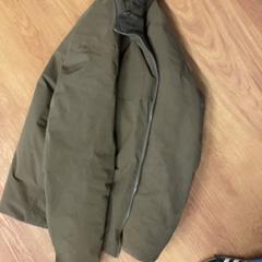 السترة، كما تم الإبلاغ عنه بواسطة Het Amsterdamse Winterterras عبر iLost