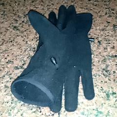 Rukavice, jak nahlášeno Pathé Nijmegen pomocí iLost