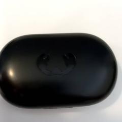 Funda para auriculares, segundo informou Arriva Limburg Noord usando iLost