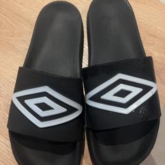 Szandál slippe, amint azt Van der Valk Hotel Eindhoven - Best az iLost segítségével jelentette.