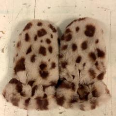 Gloves Jaguar print, as reported by Artis using iLost
