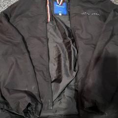 재킷, iLost를 사용하여 Gemeente Oost Gelre에 보고됨