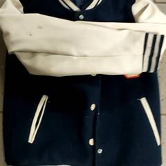 Kleding - jas, zoals gemeld door Regio Antwerpen - Brussel met iLost