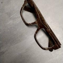 Szemüveg Bruin, amint azt Arriva Friesland / Groningen az iLost segítségével jelentette.