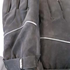 Handskar, rapporterat av Regio Limburg - Leuven med iLost