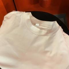 T shirt Blanc, iLost를 사용하여 MEININGER Hotel Bordeaux Gare Saint-Jean에 보고됨