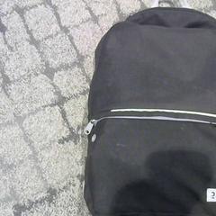 Sac à dos, a été signalé par Relais Azalys utilisant iLost