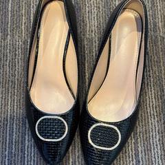 Shoe, as reported by Inntel Hotels Utrecht Centre using iLost