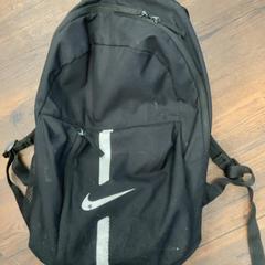 Mochila, segundo informou Movie Park Germany usando iLost