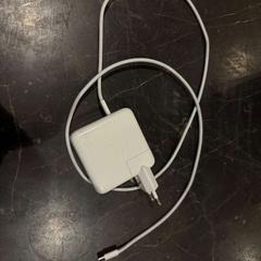 Adapter Apple (laptop), gemeldet von Van der Valk Hotel Zwolle über iLost